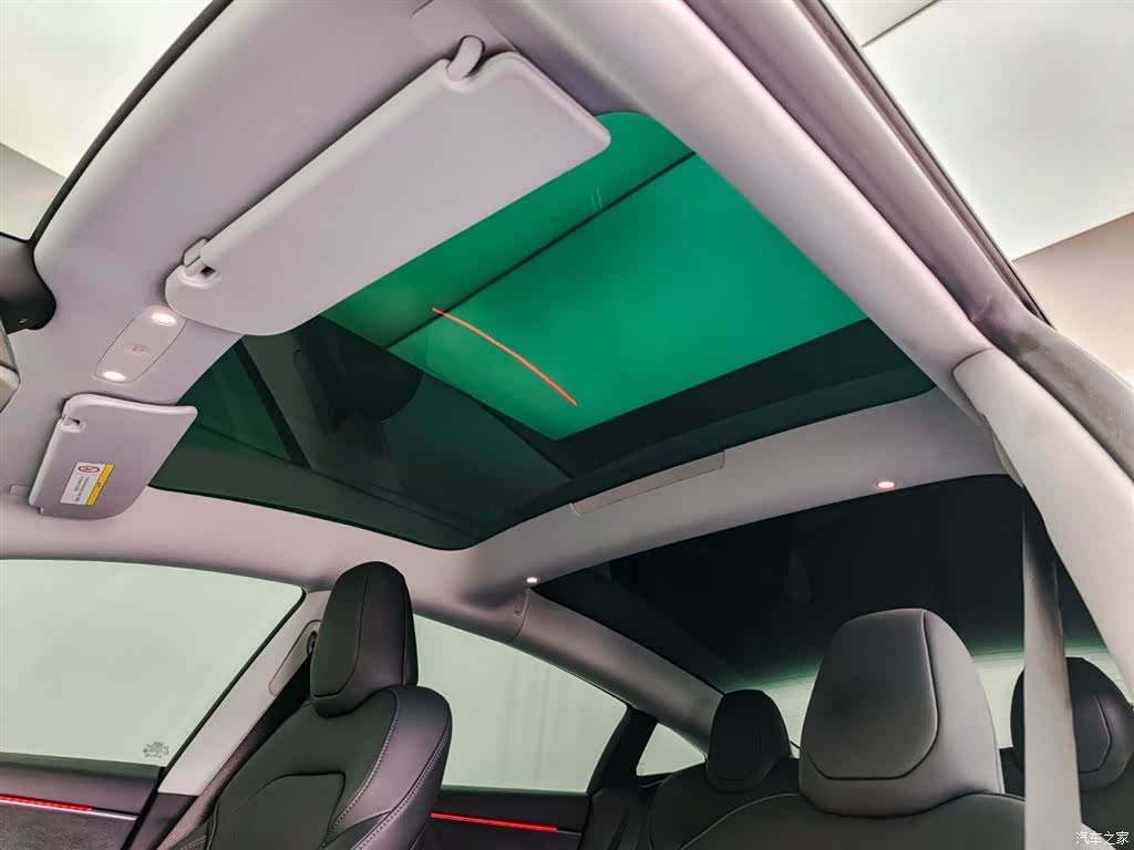 Tesla Model 3, 2025 23