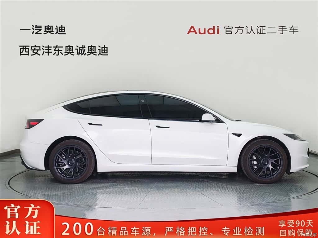 Tesla Model 3, 2025 3