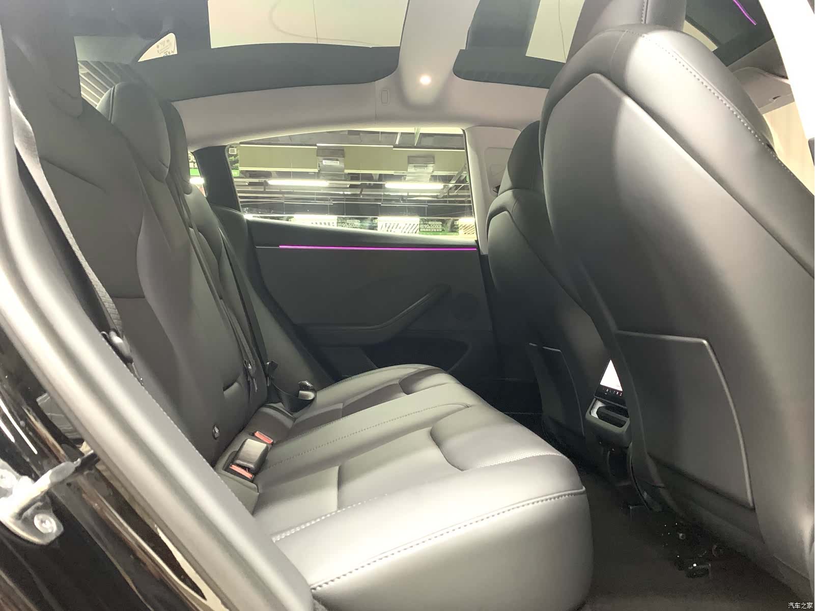 Tesla Model 3, 2025 12