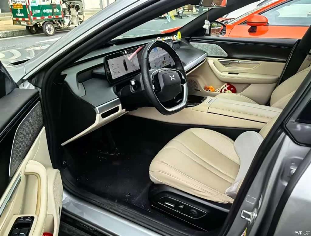 Xpeng P7, 2022 все фото