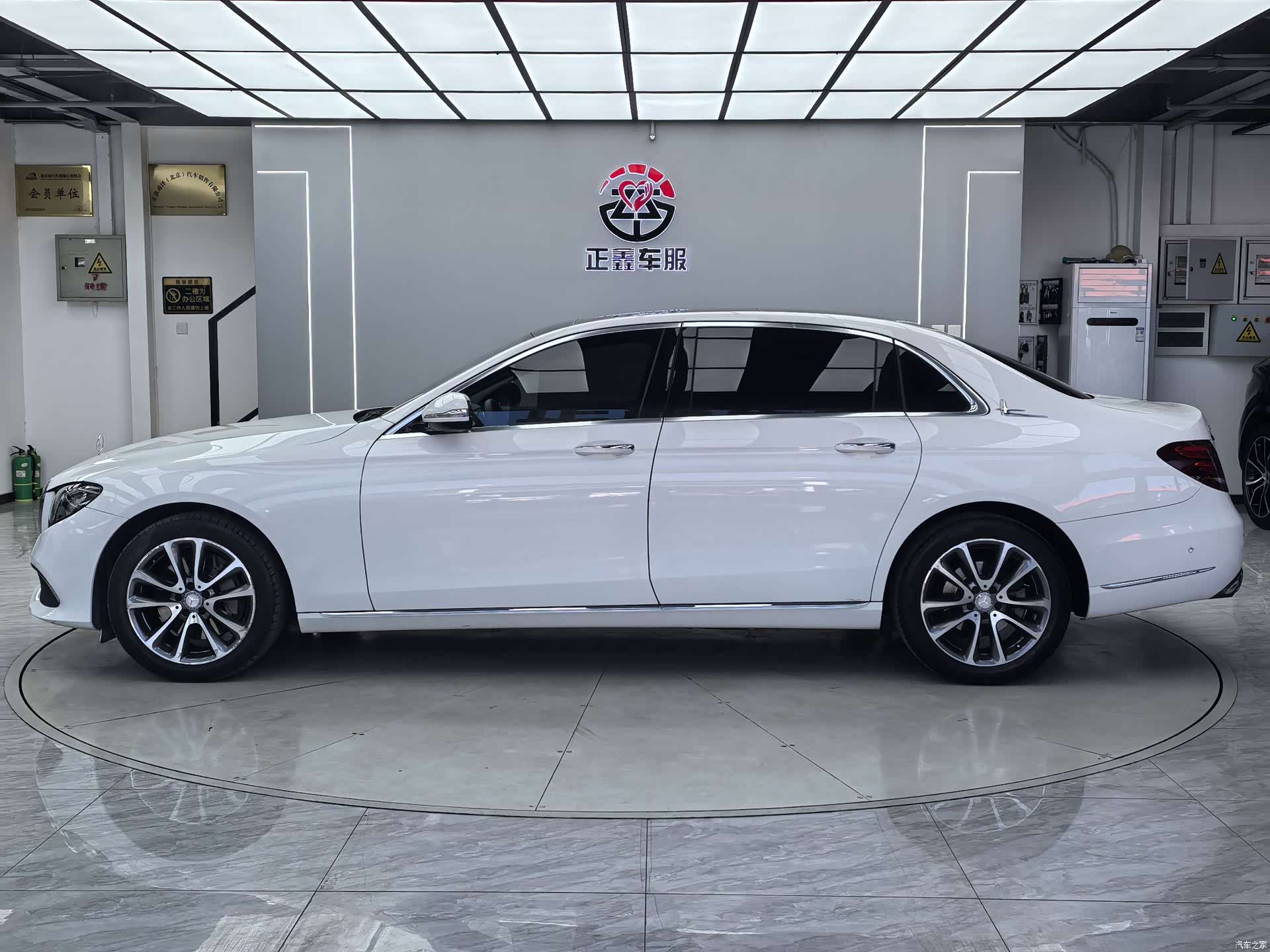 Mercedes-Benz E-Class, 2017 4