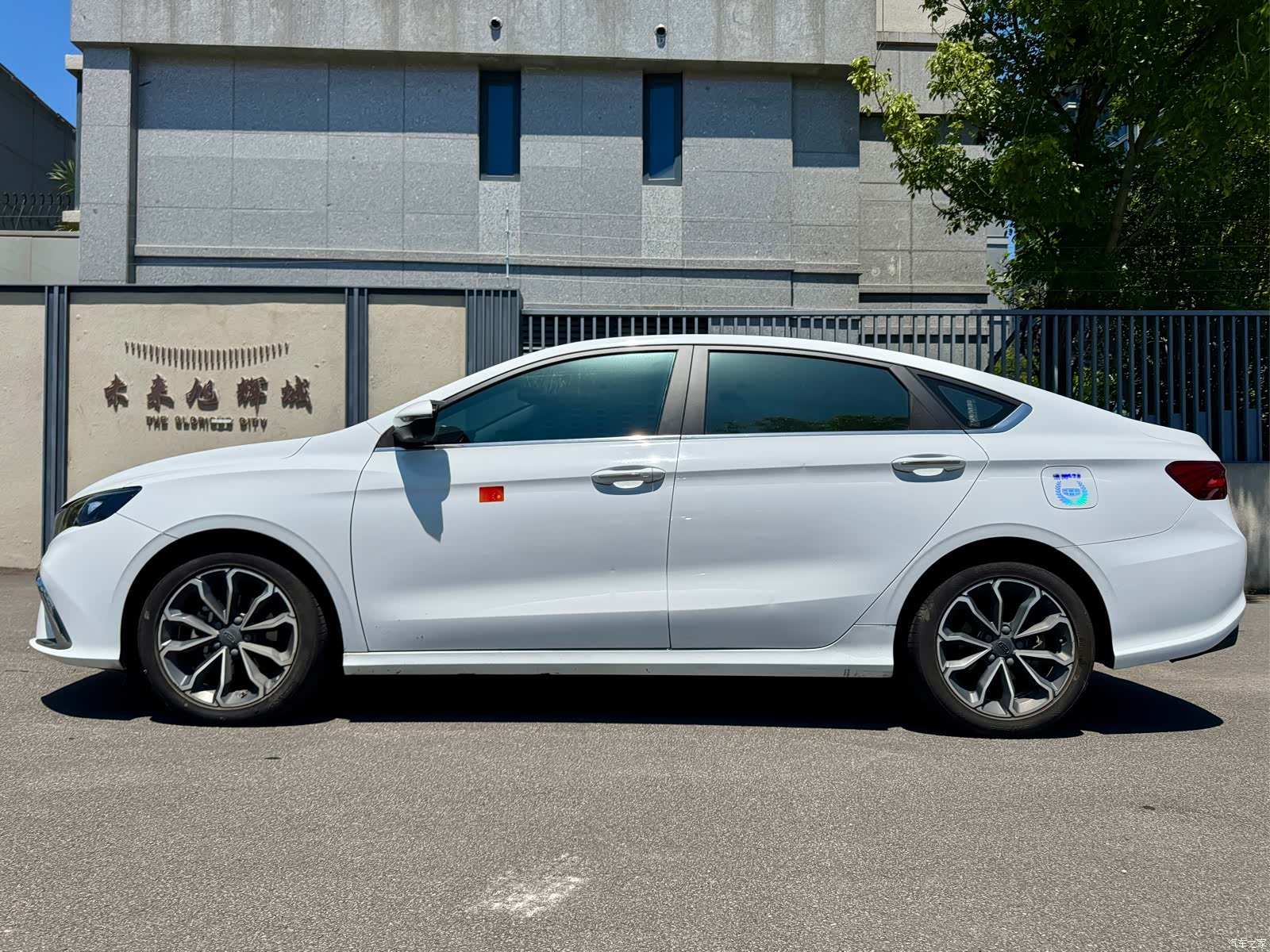 Geely Binray, 2022 4