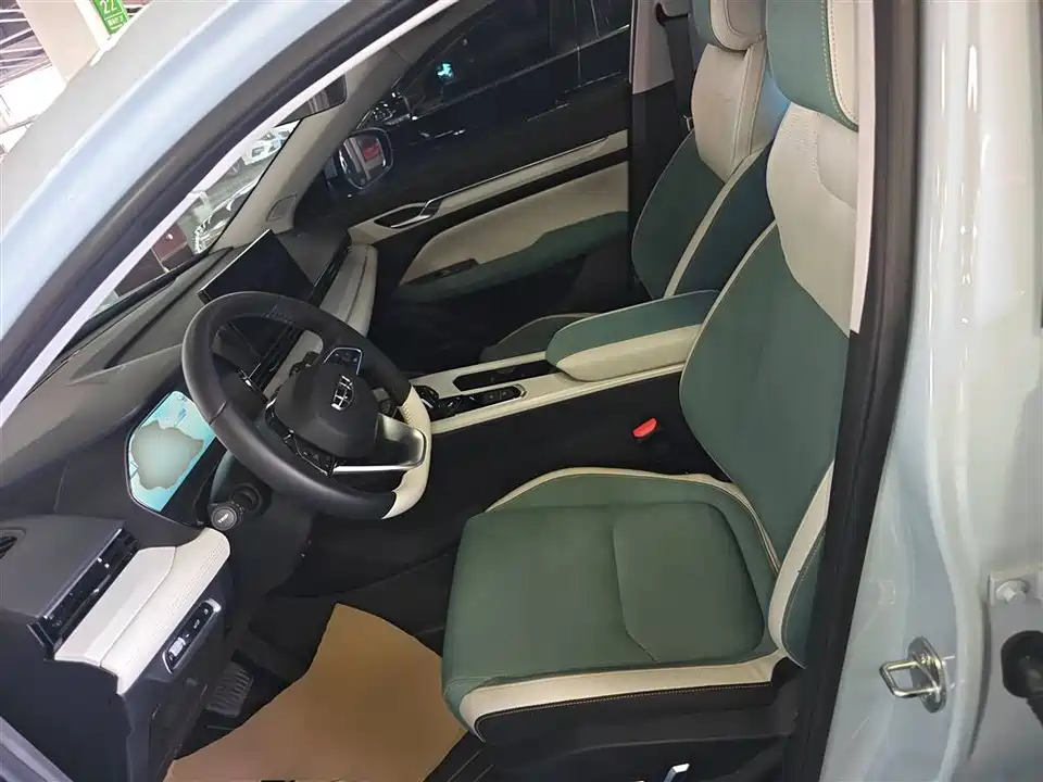 Geely Emgrand L HiP Geely Emgrand L HiP