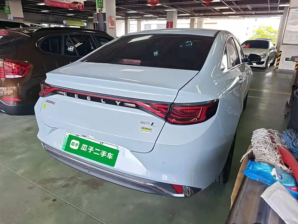 Geely Emgrand L HiP Geely Emgrand L HiP