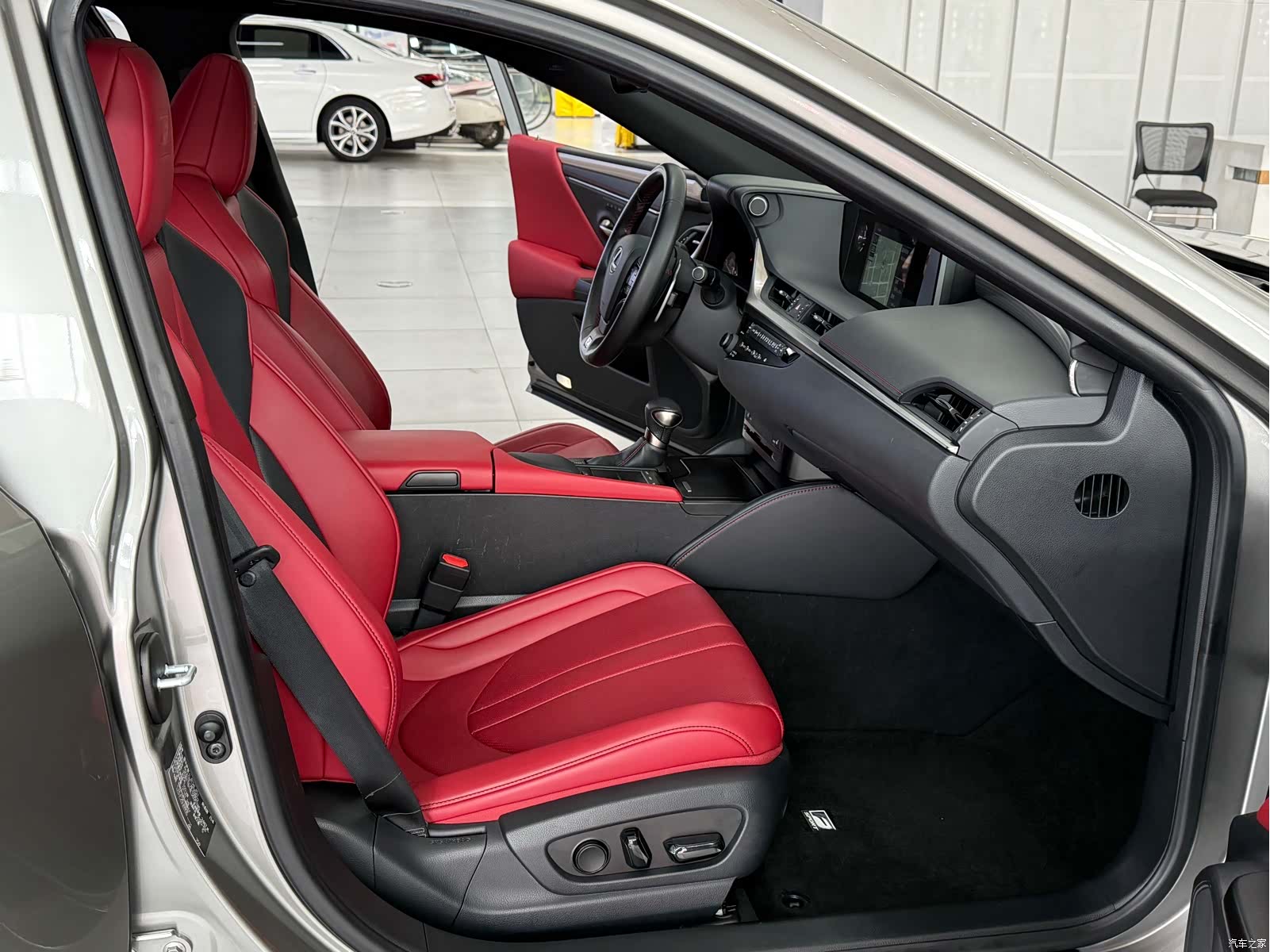 Lexus ES, 2020 10