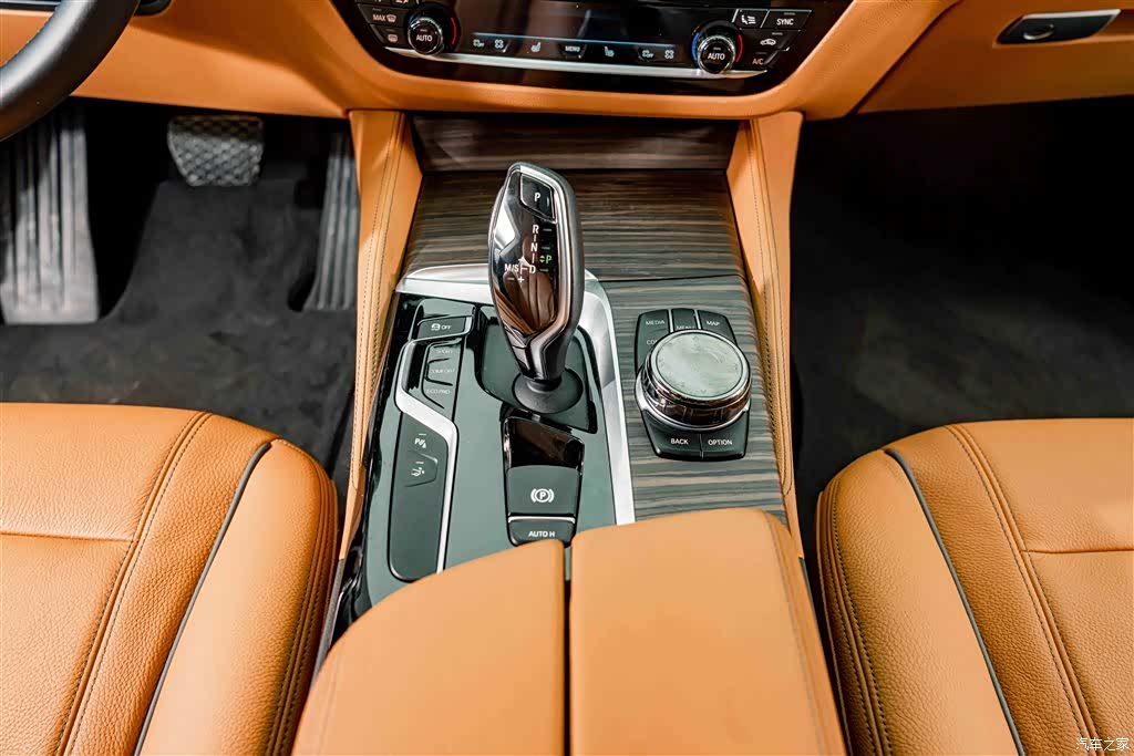 BMW 6 Series GT, 2018 12