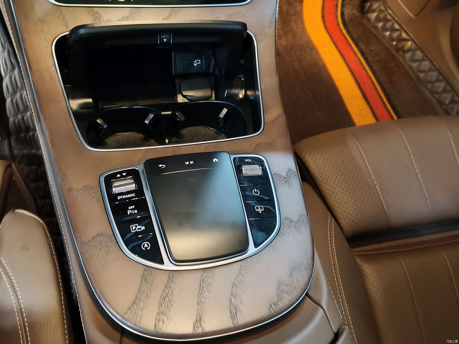 Mercedes-Benz E-Class, 2022 13