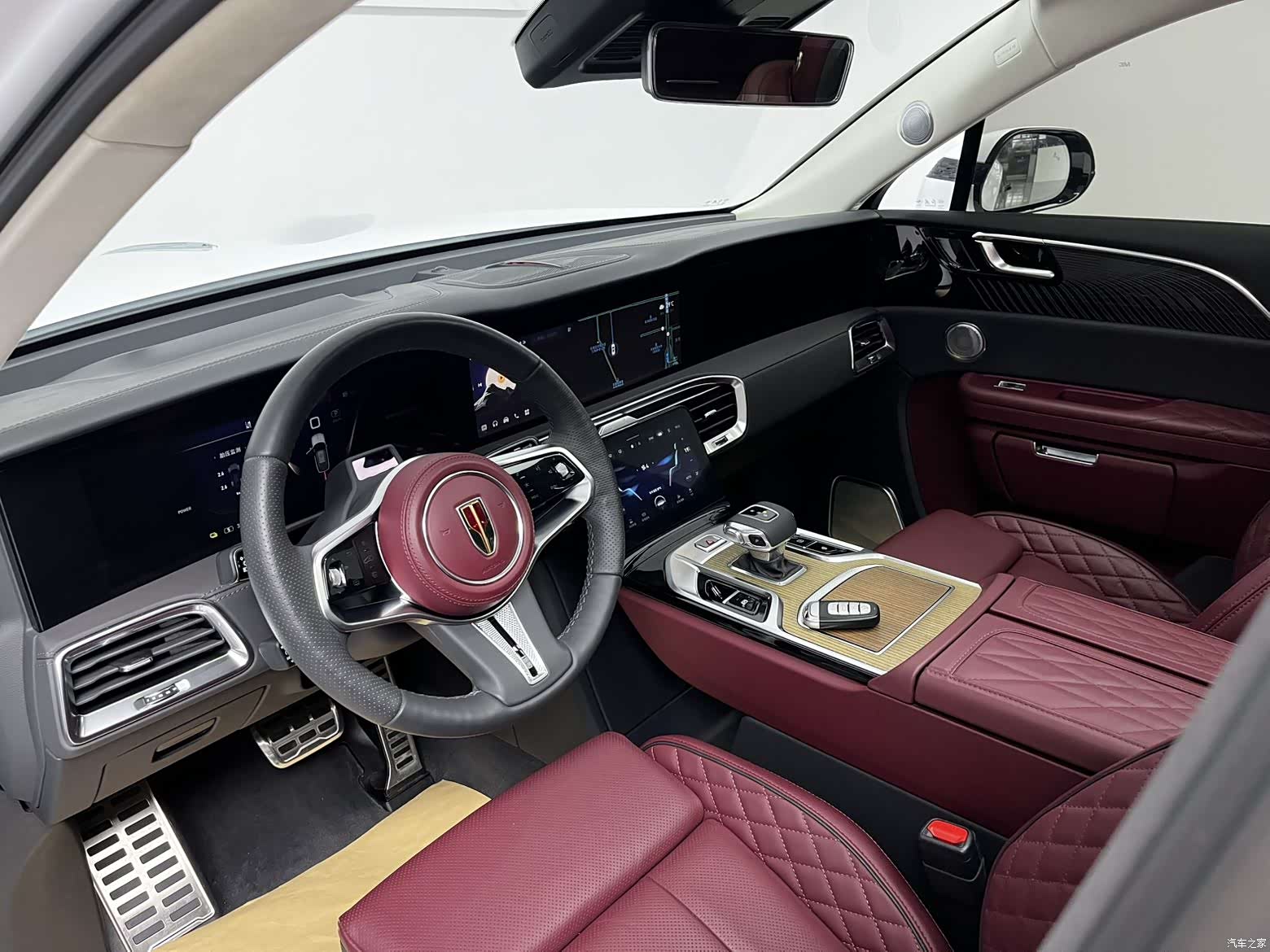 Hongqi E-HS9, 2023 6