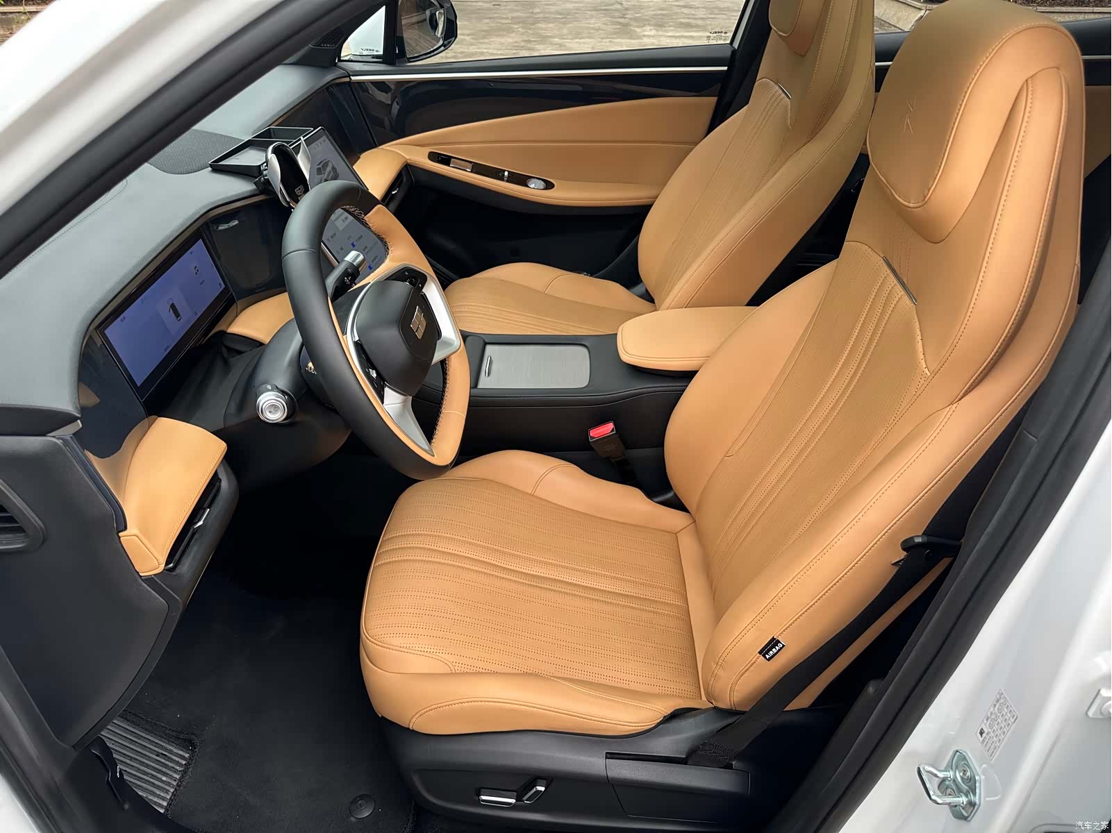 Geely Galaxy L7, 2024 25
