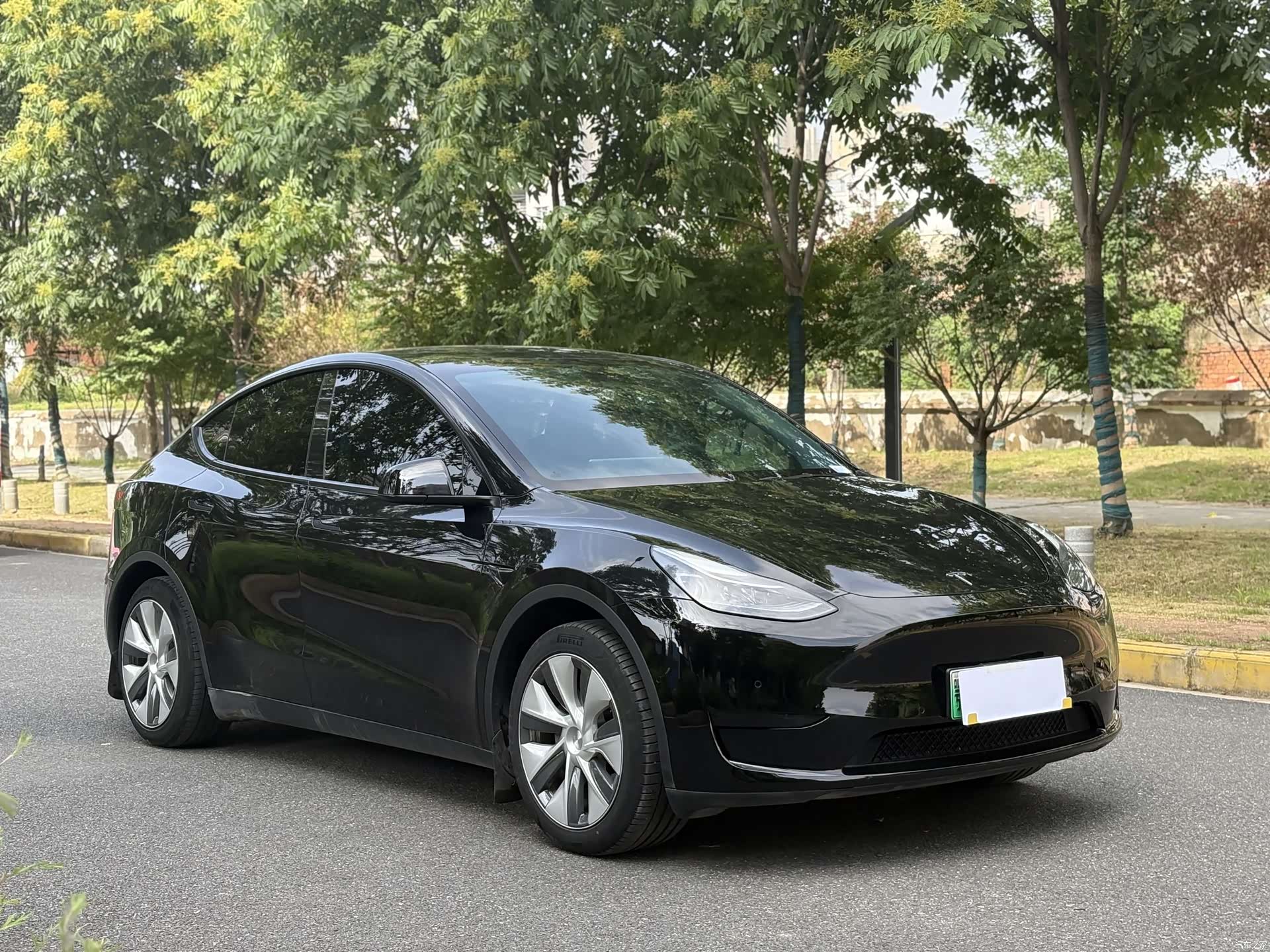 Tesla Model Y, 2023 3