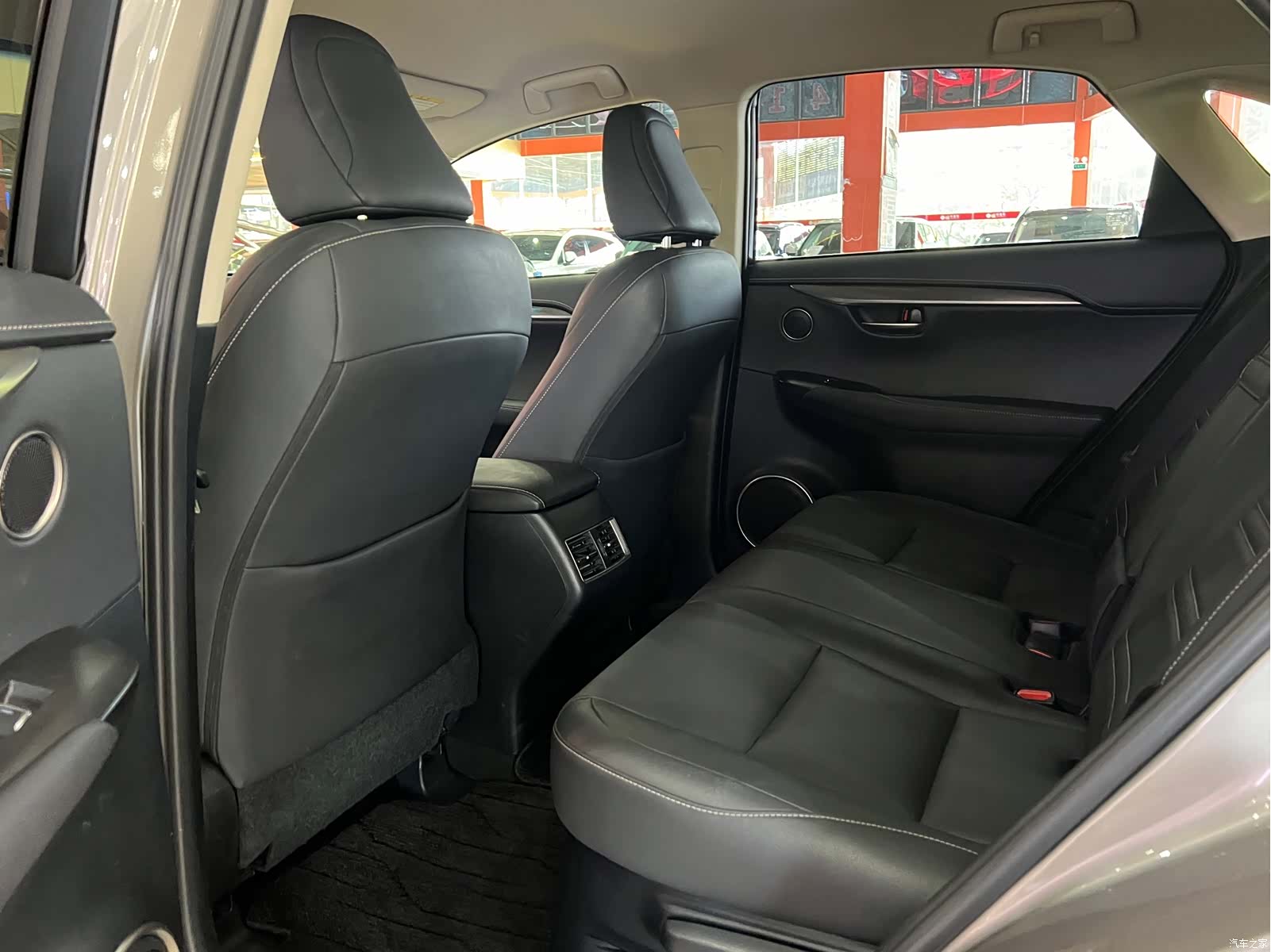 Lexus NX, 2018 8