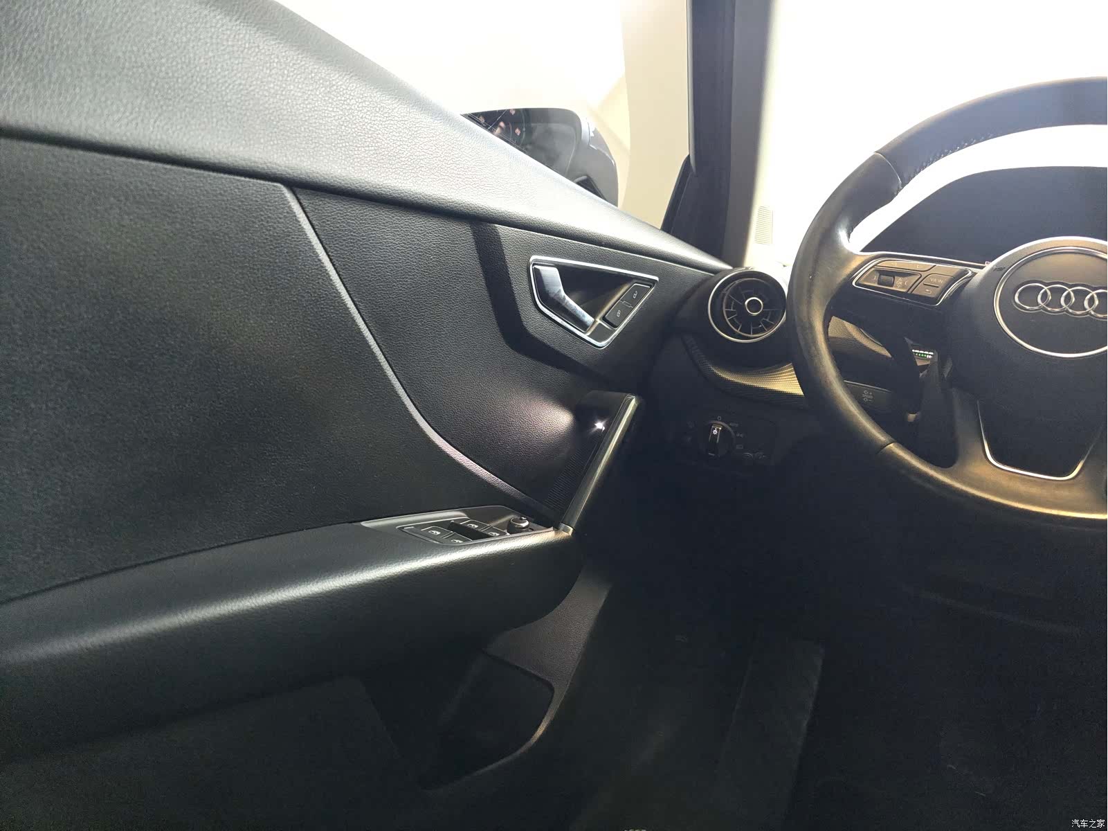 Audi e-tron, 2020 14