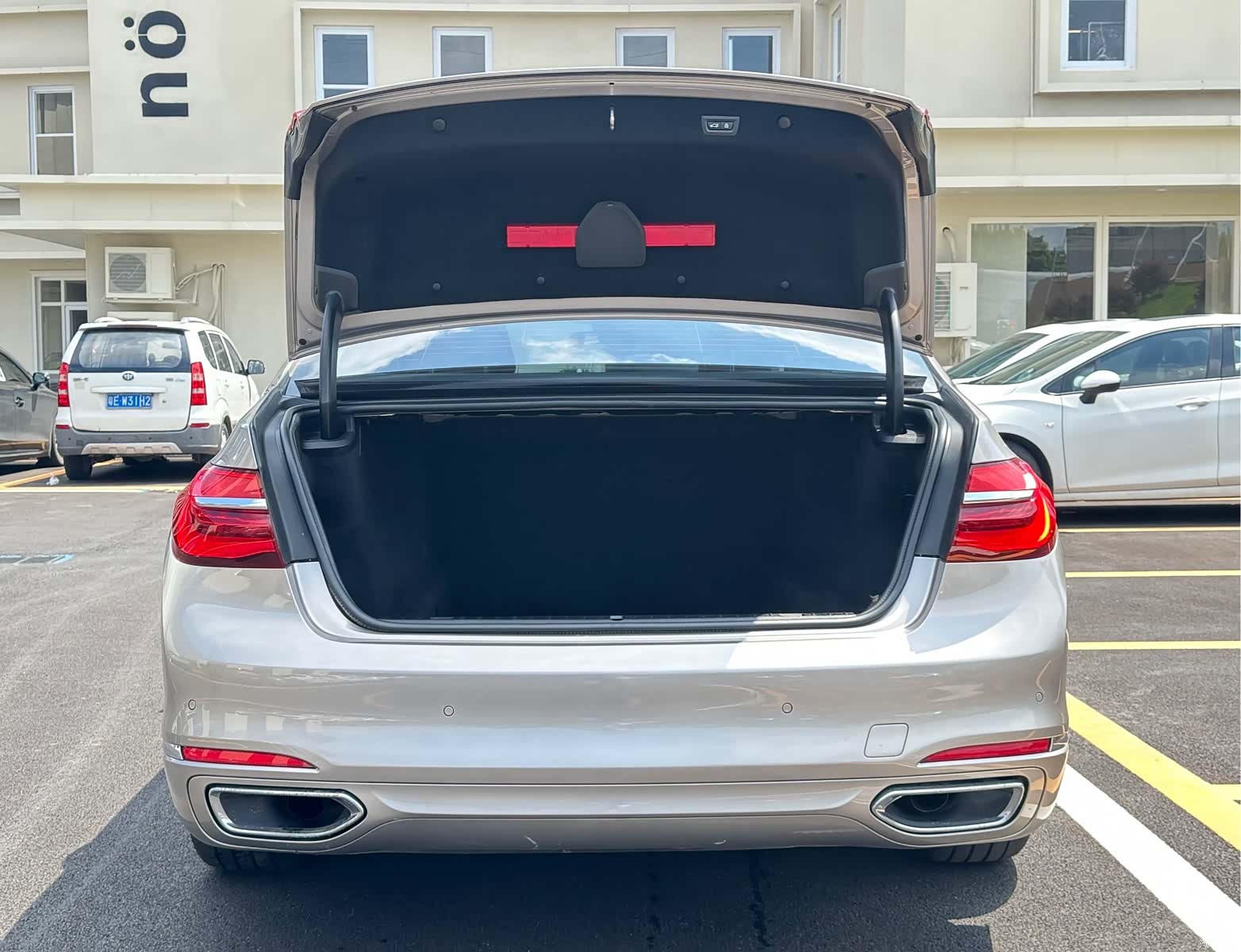 BMW 7 Series, 2017 8