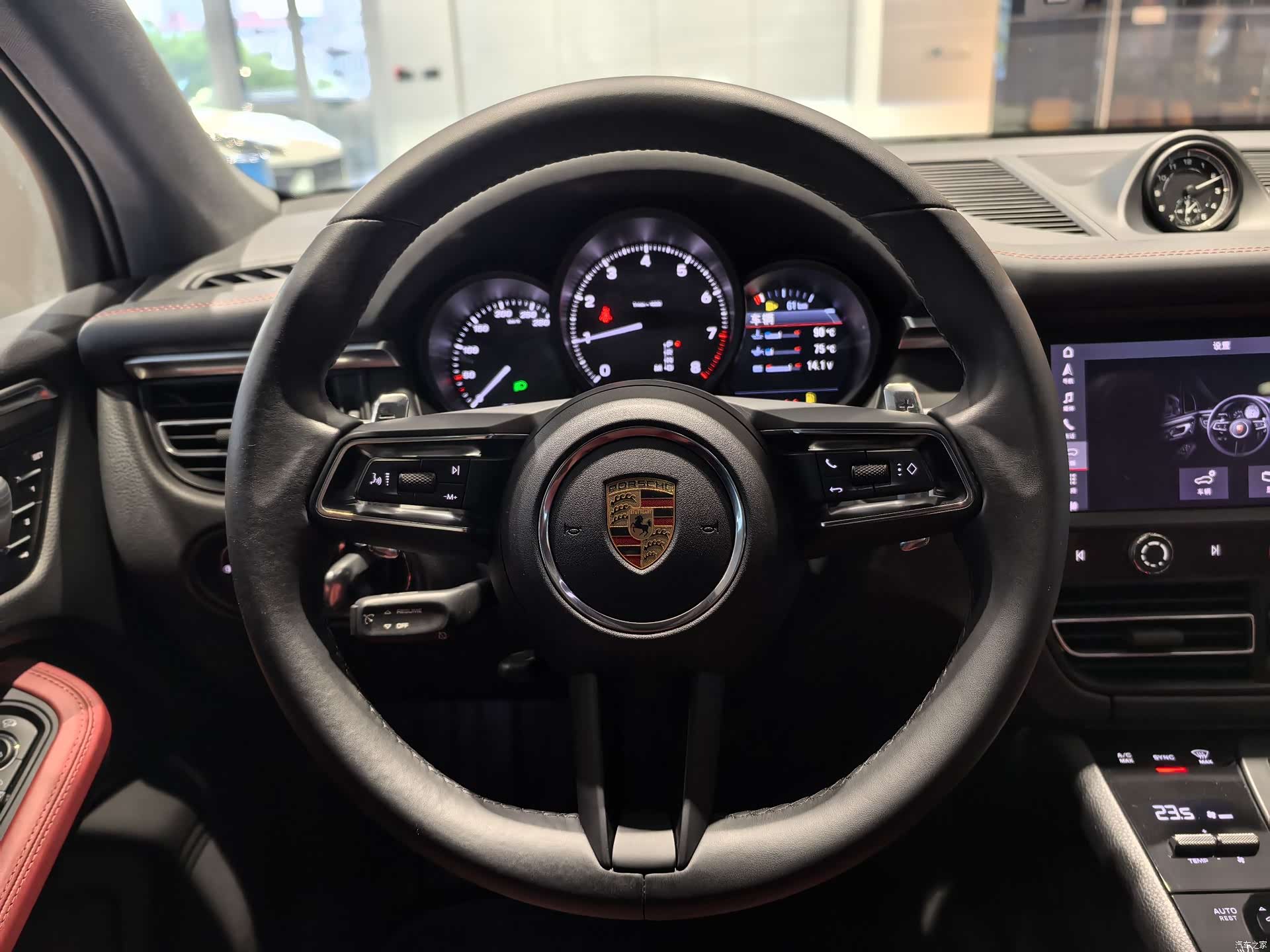 Porsche Macan, 2023 8
