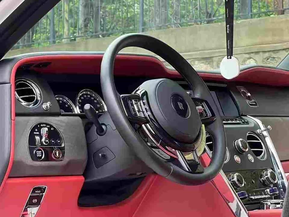 Rolls-Royce Cullinan Rolls-Royce Cullinan