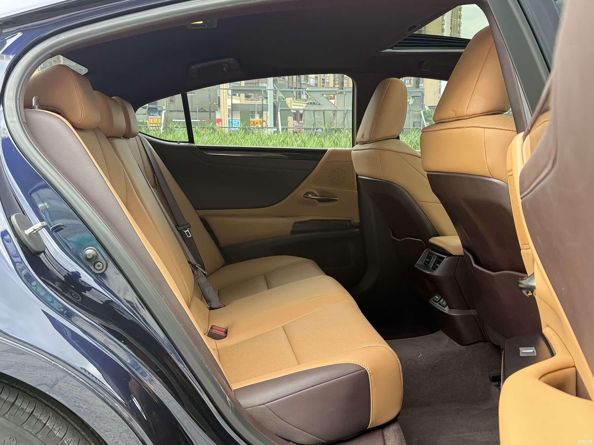 Lexus ES, 2021 7