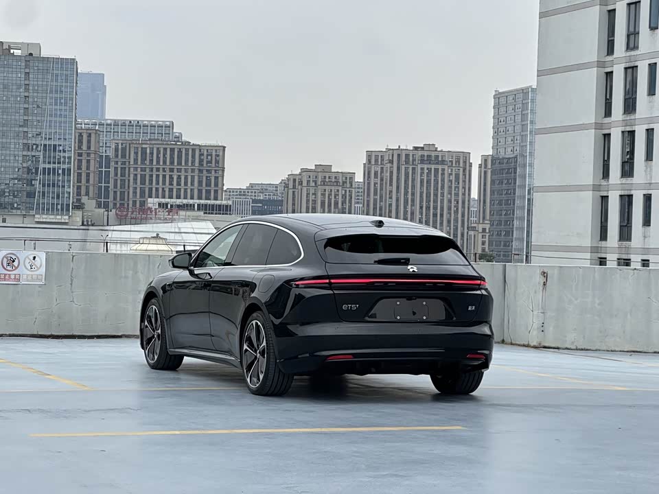NIO ET5T