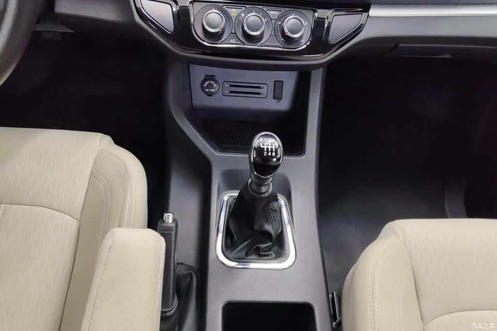 DongFeng M5L, 2022 16