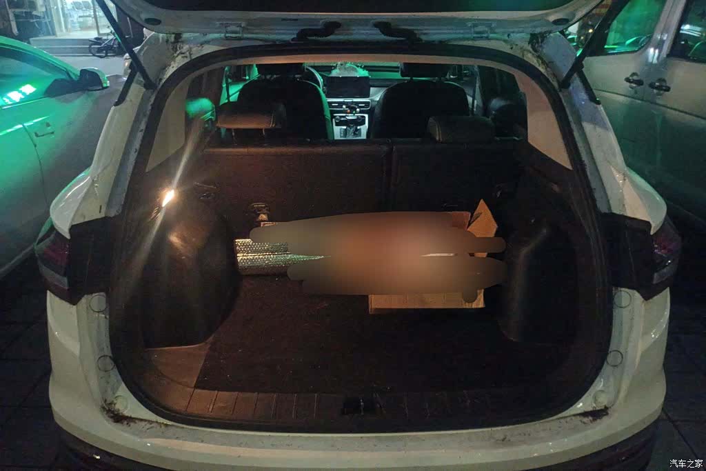 Geely Coolray, 2025 4