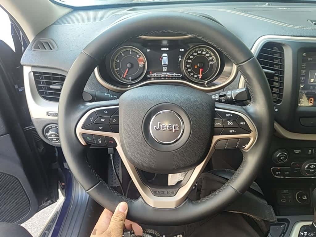 Jeep Cherokee, 2018 11