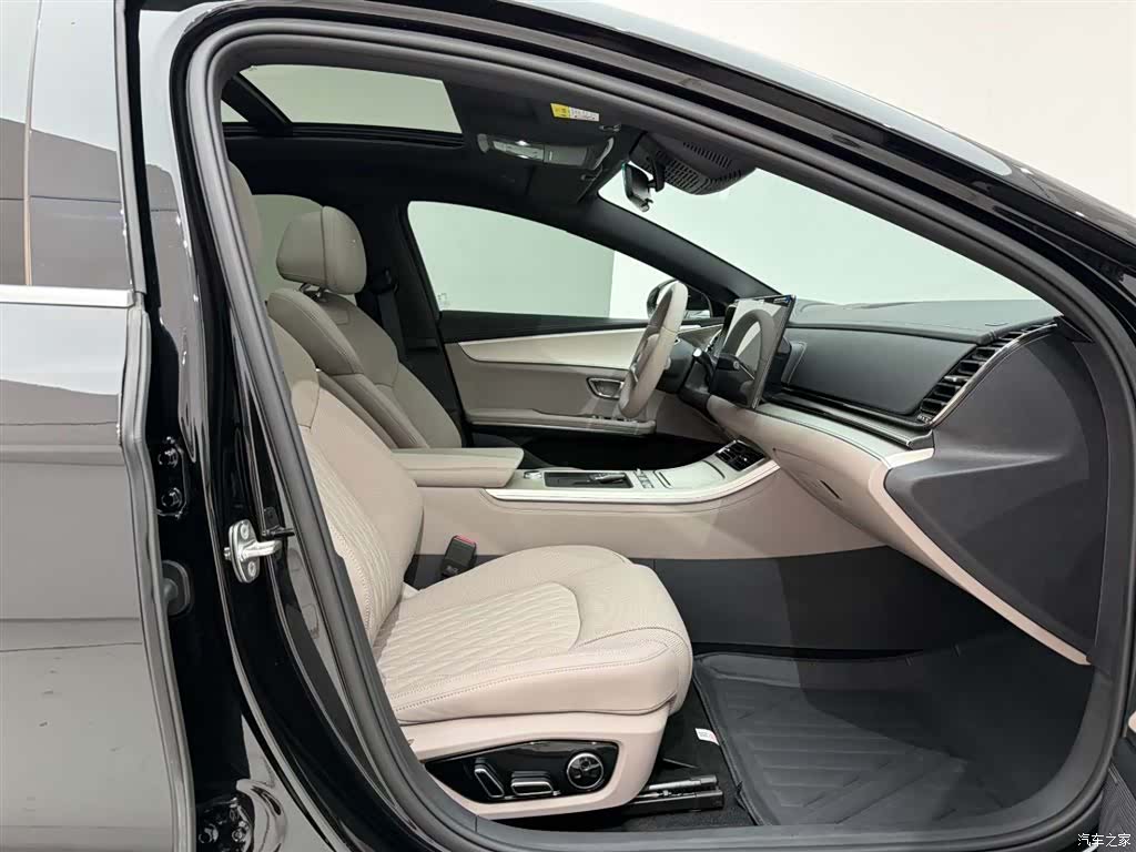 BYD Han, 2025 19