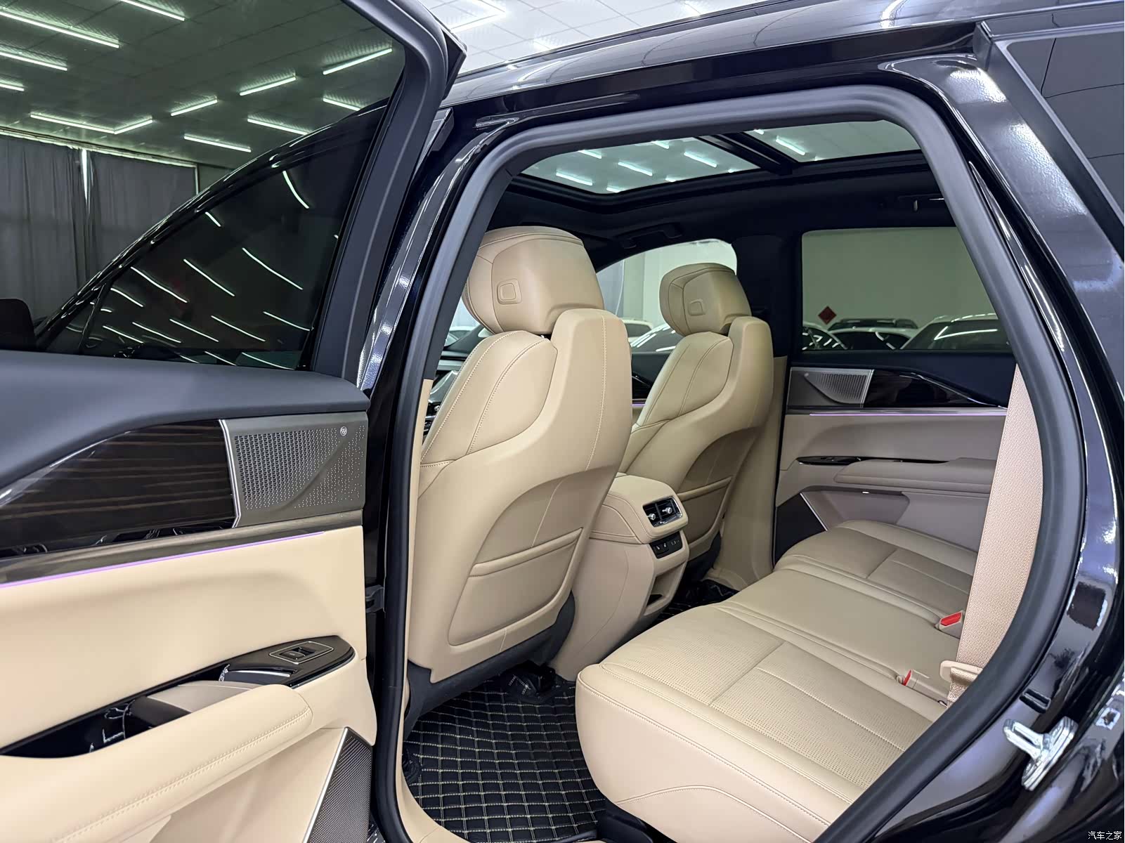 Cadillac XT5, 2025 все фото