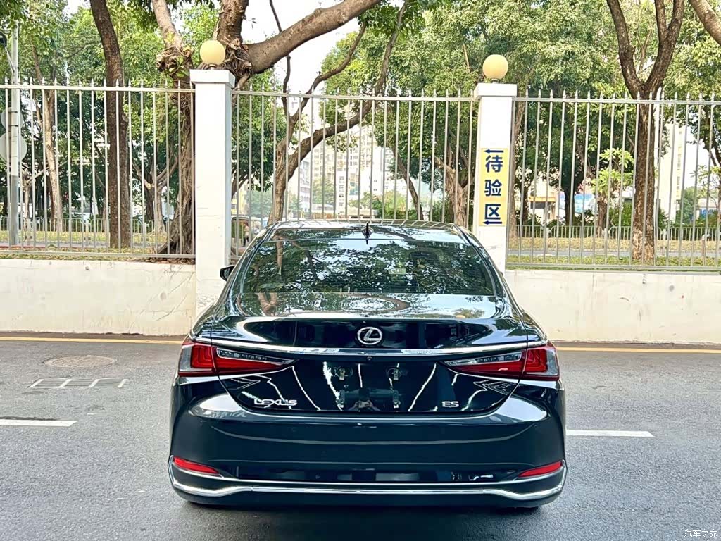 Lexus ES, 2024 8