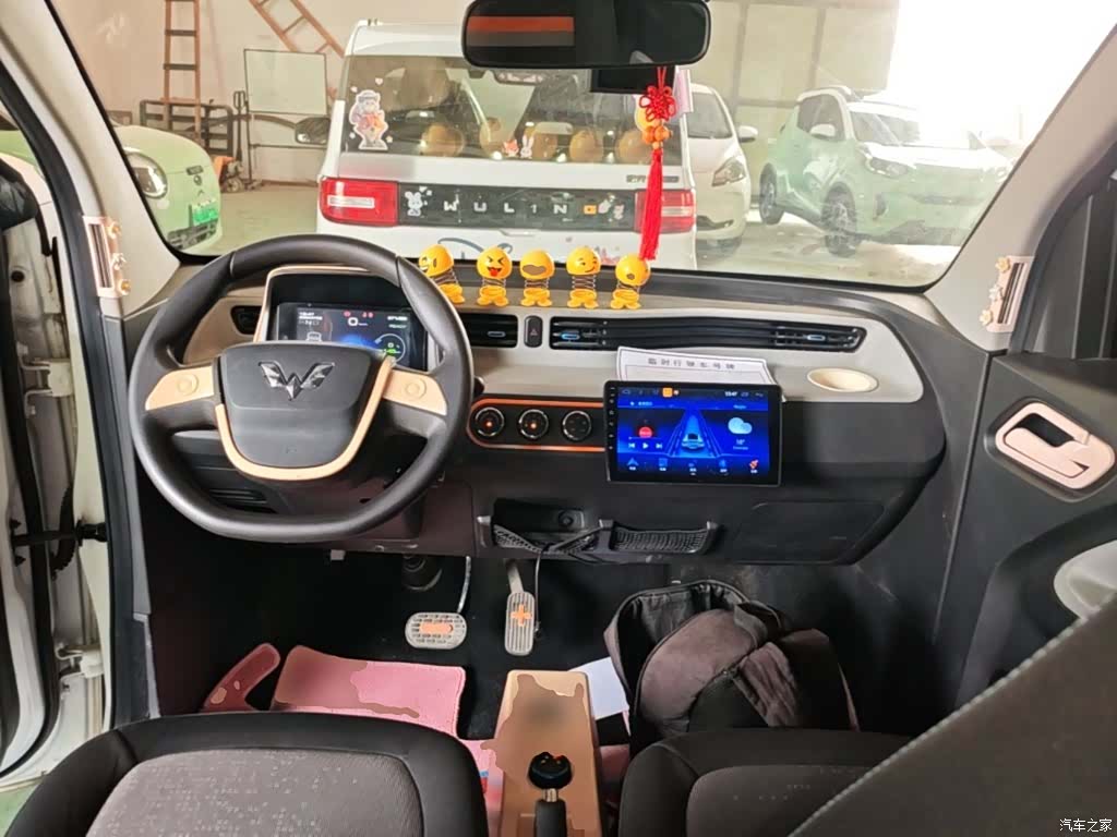 Wuling MINIEV, 2020 10
