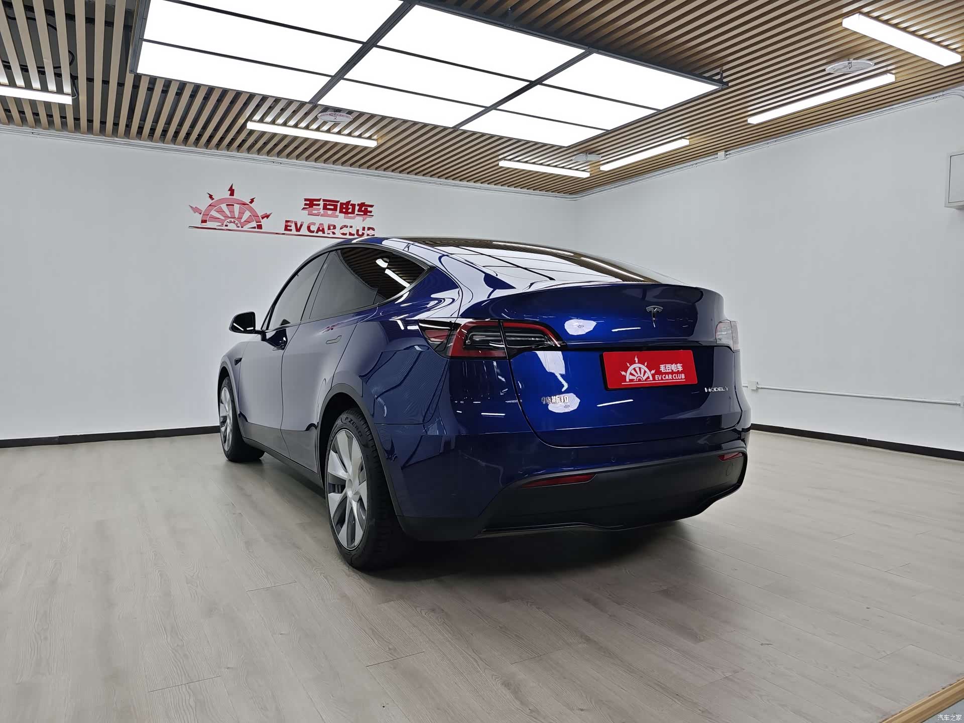 Tesla Model Y, 2022 4