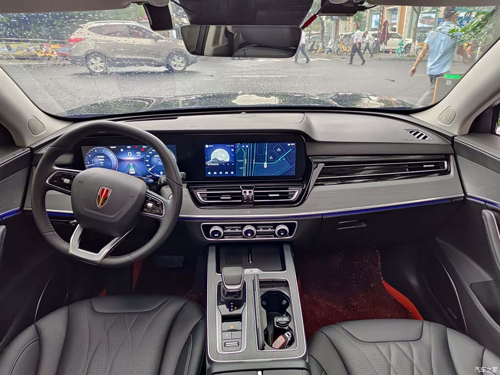 Hongqi HS5, 2025 10