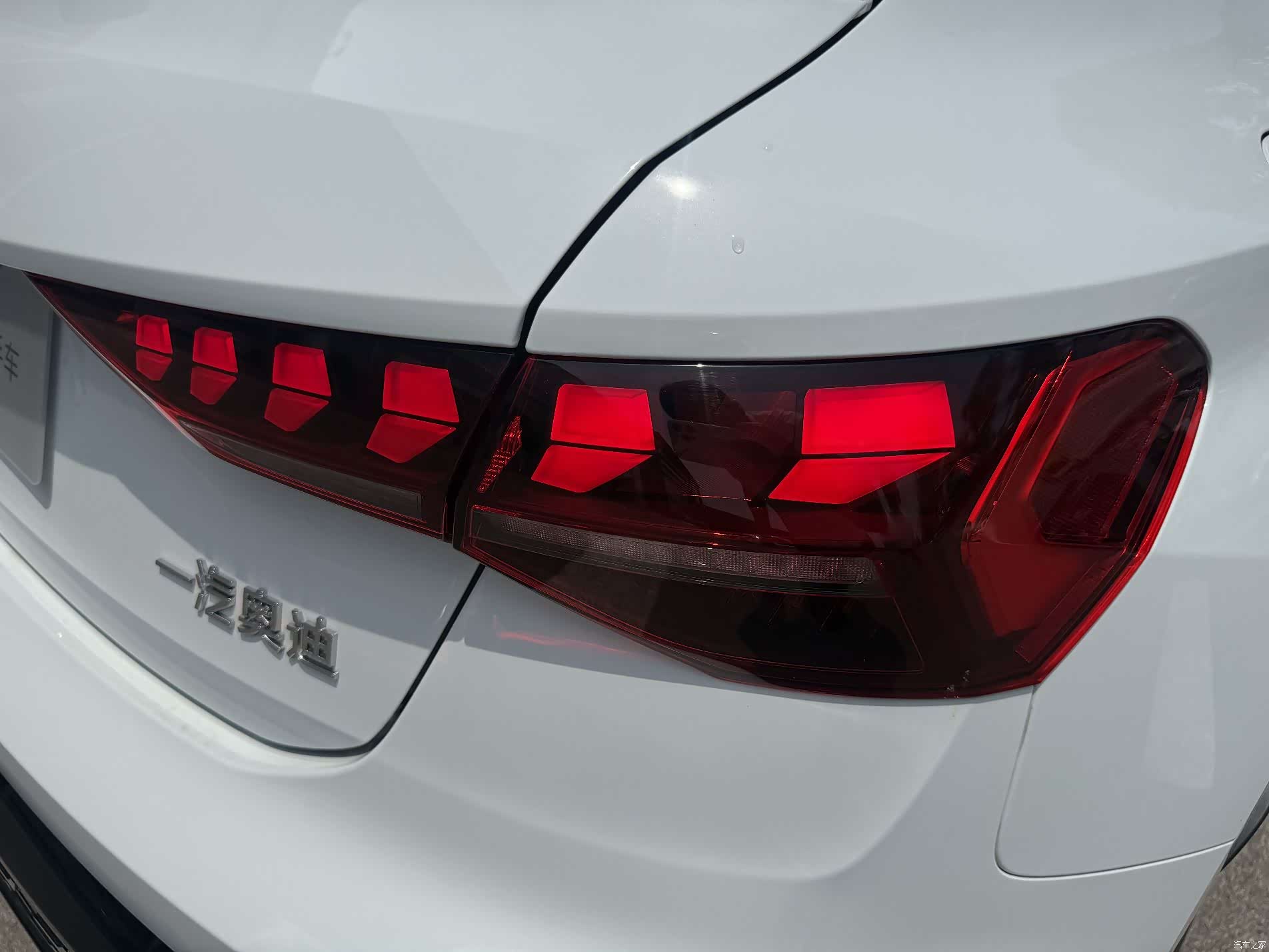 Audi Flying Spur, 2025 14