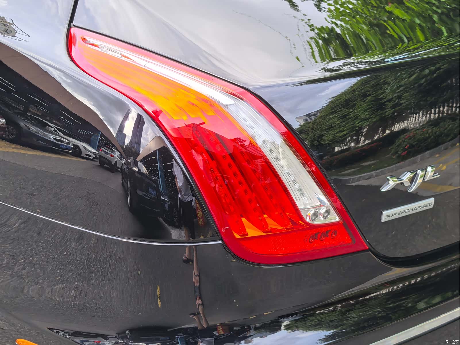 Jaguar XJ, 2013 3