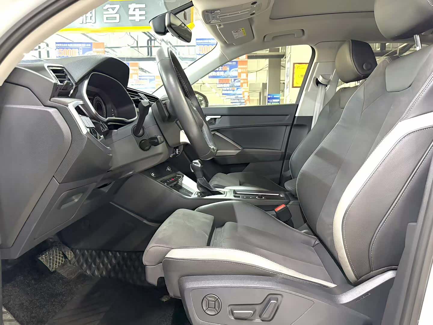 Audi Q3, 2022 все фото