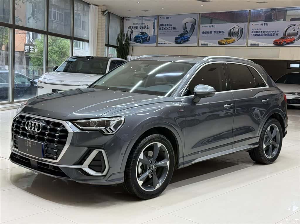 Audi Q3, 2023 1