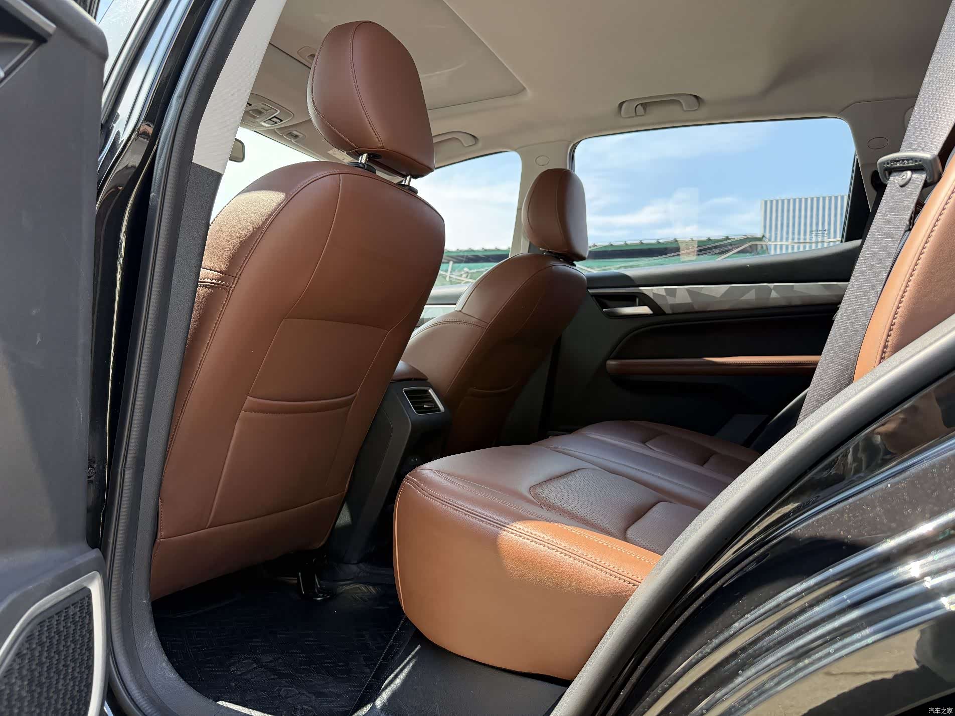 Geely X6, 2022 все фото