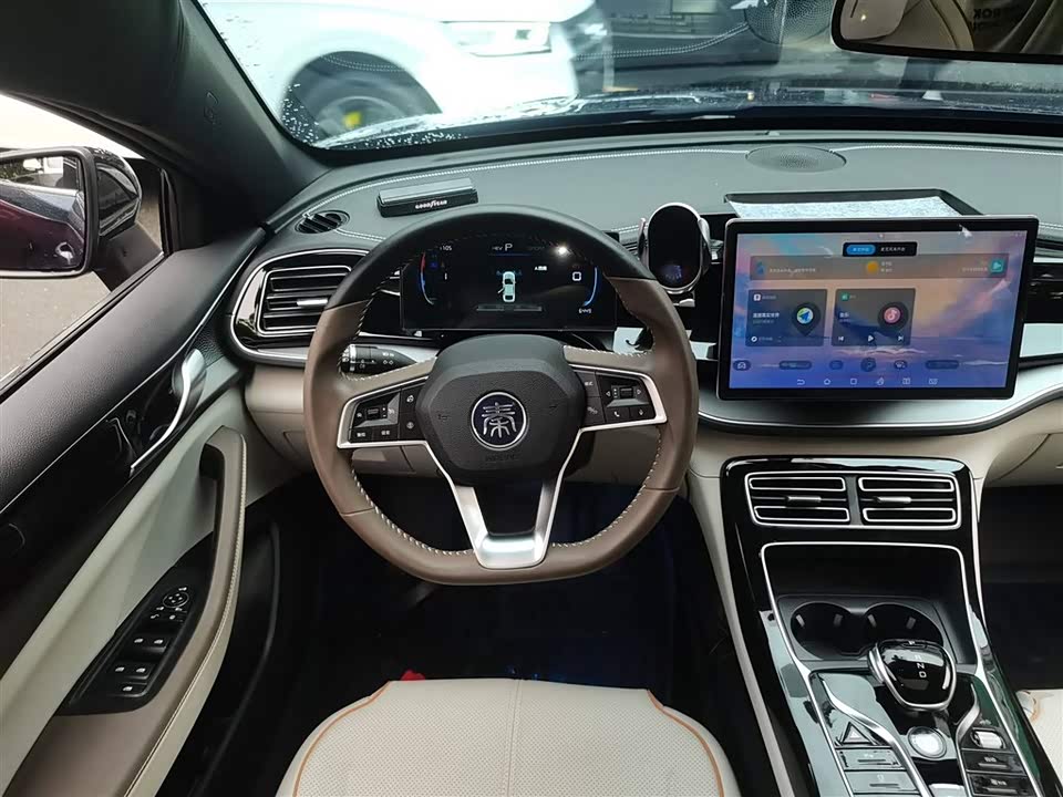 BYD Qin Yuan BYD Qin Yuan