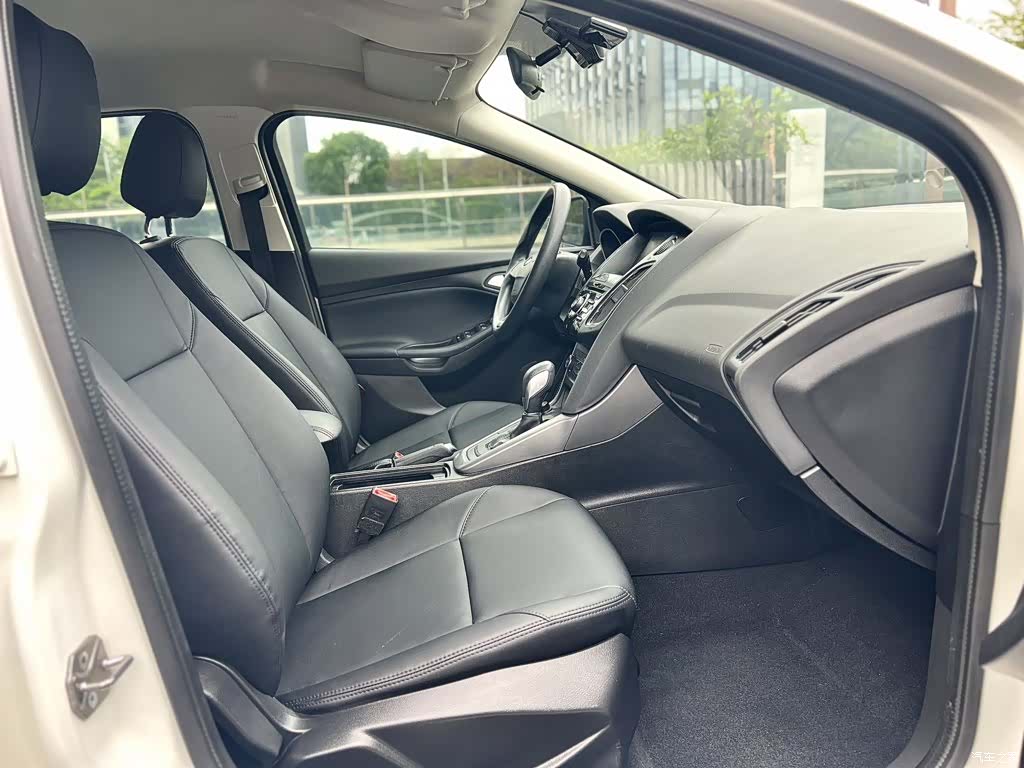 Ford Focus, 2015 17