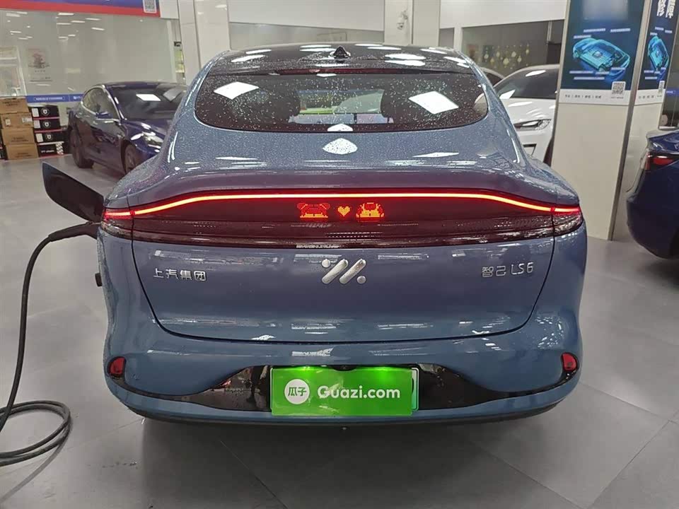 IM Motors Zhiji LS6 IM Motors Zhiji LS6