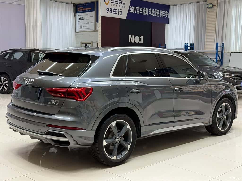 Audi Q3, 2023 4