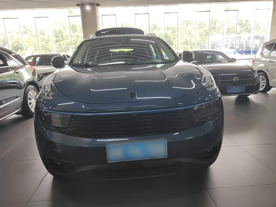 Lynk & Co 01