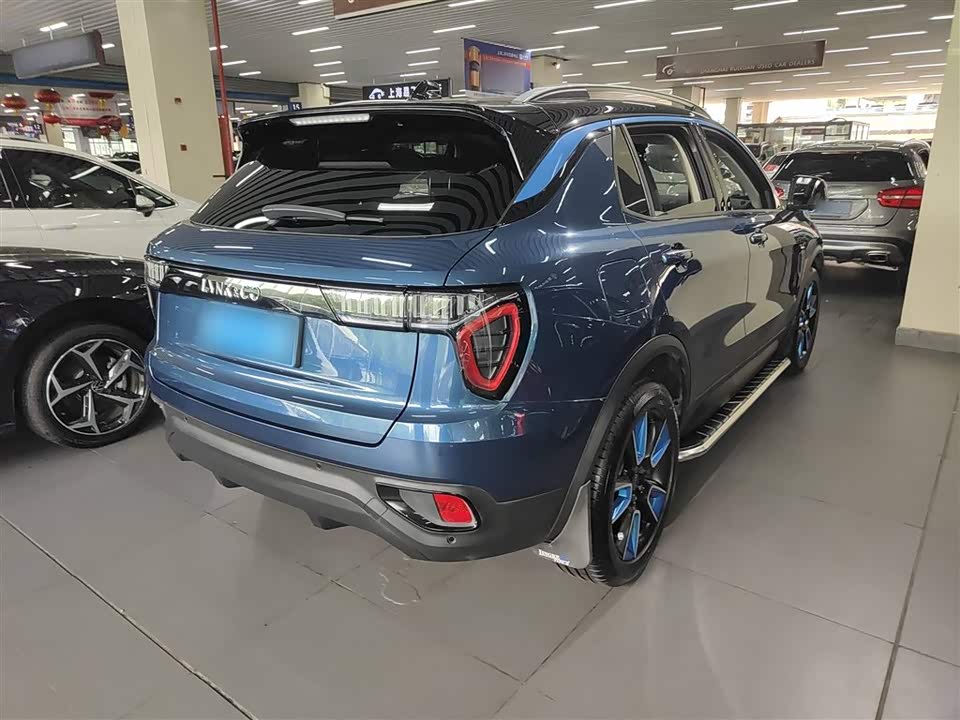Lynk & Co 01