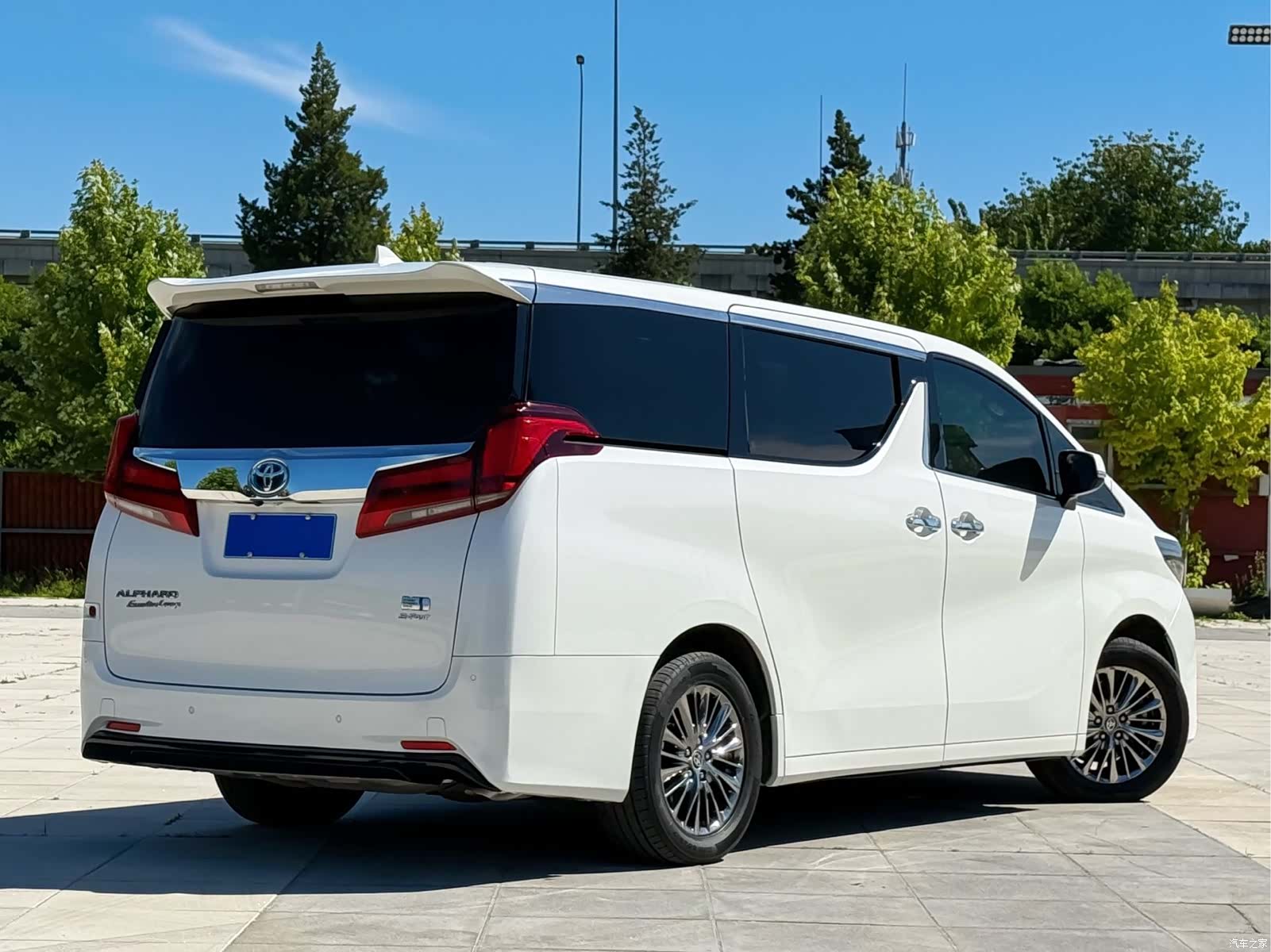 Toyota Alphard, 2021 6