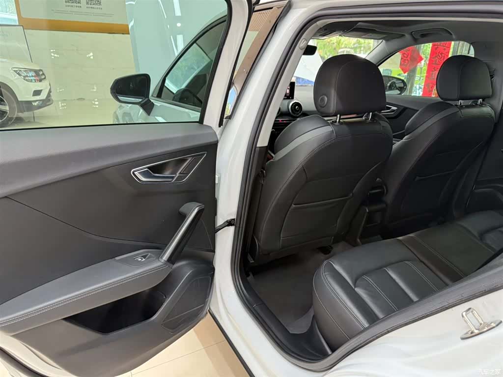 Audi Q2L, 2023 17