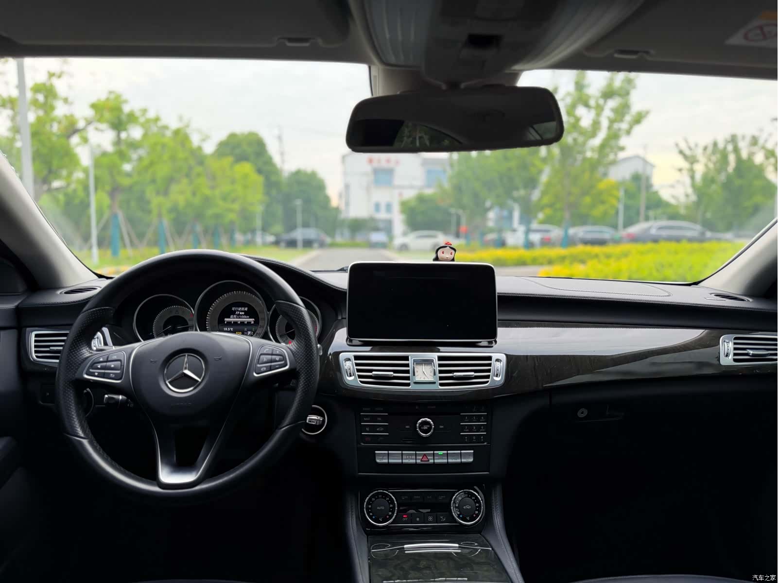 Mercedes-Benz CLS, 2015 9