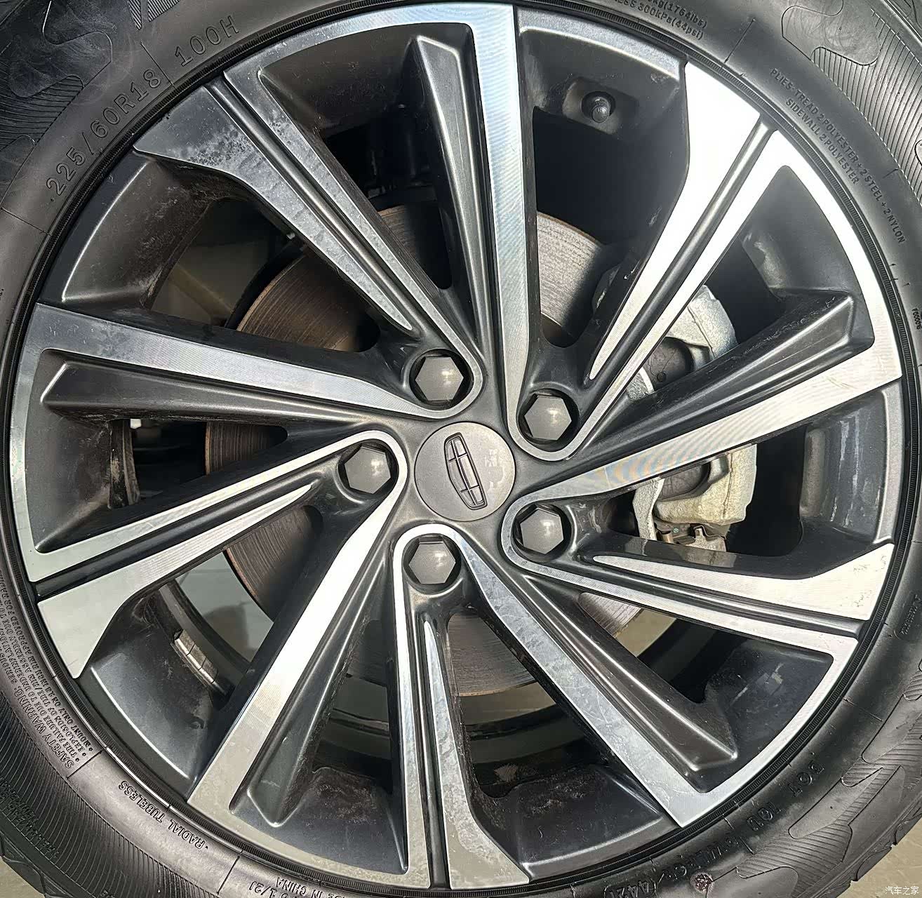 Geely X6, 2022 22