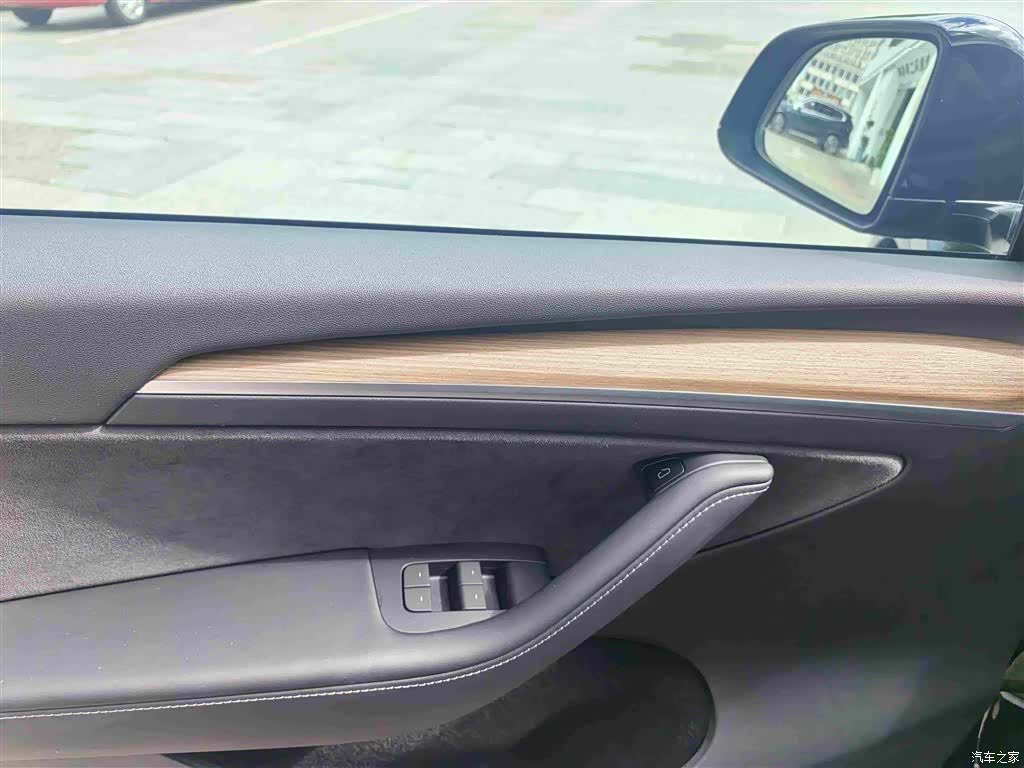 Tesla Model Y, 2023 12