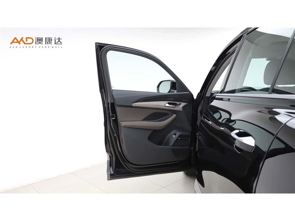 Audi Q6, 2025 10