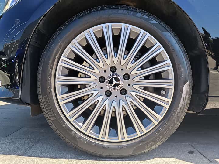 Mercedes-Benz E-Class, 2023 года фото 15