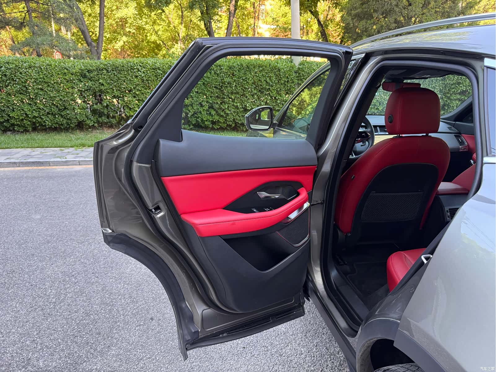 Land Rover E-PACE, 2025 15