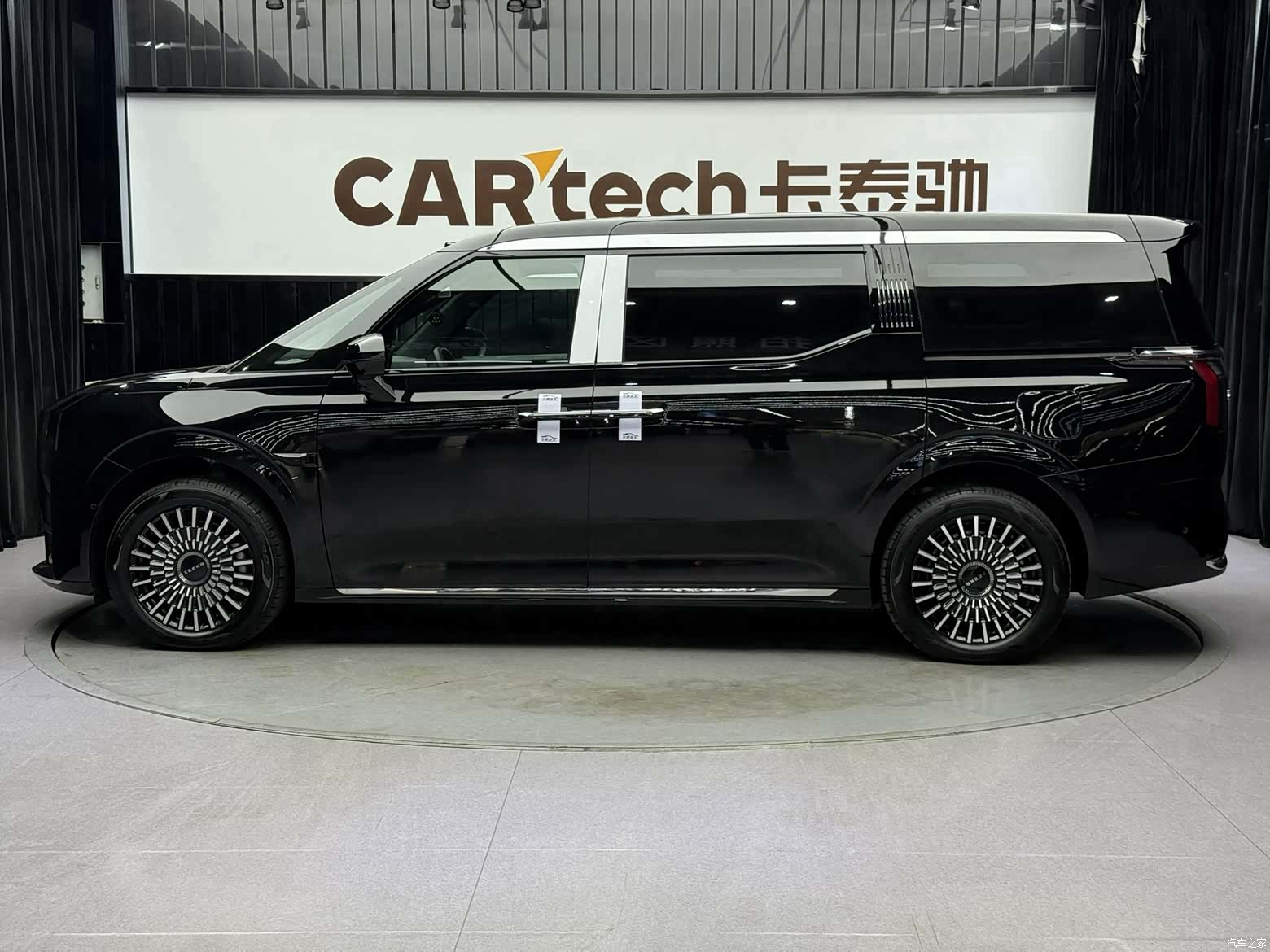 Zeekr 009, 2025 9